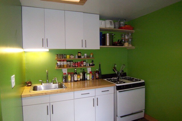 Kitchen Counter/Range - 374 NY-208