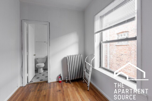 Building Photo - 931 W Sunnyside Ave