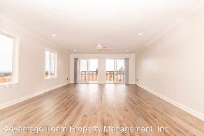 Building Photo - 6575 Paseo Del Norte