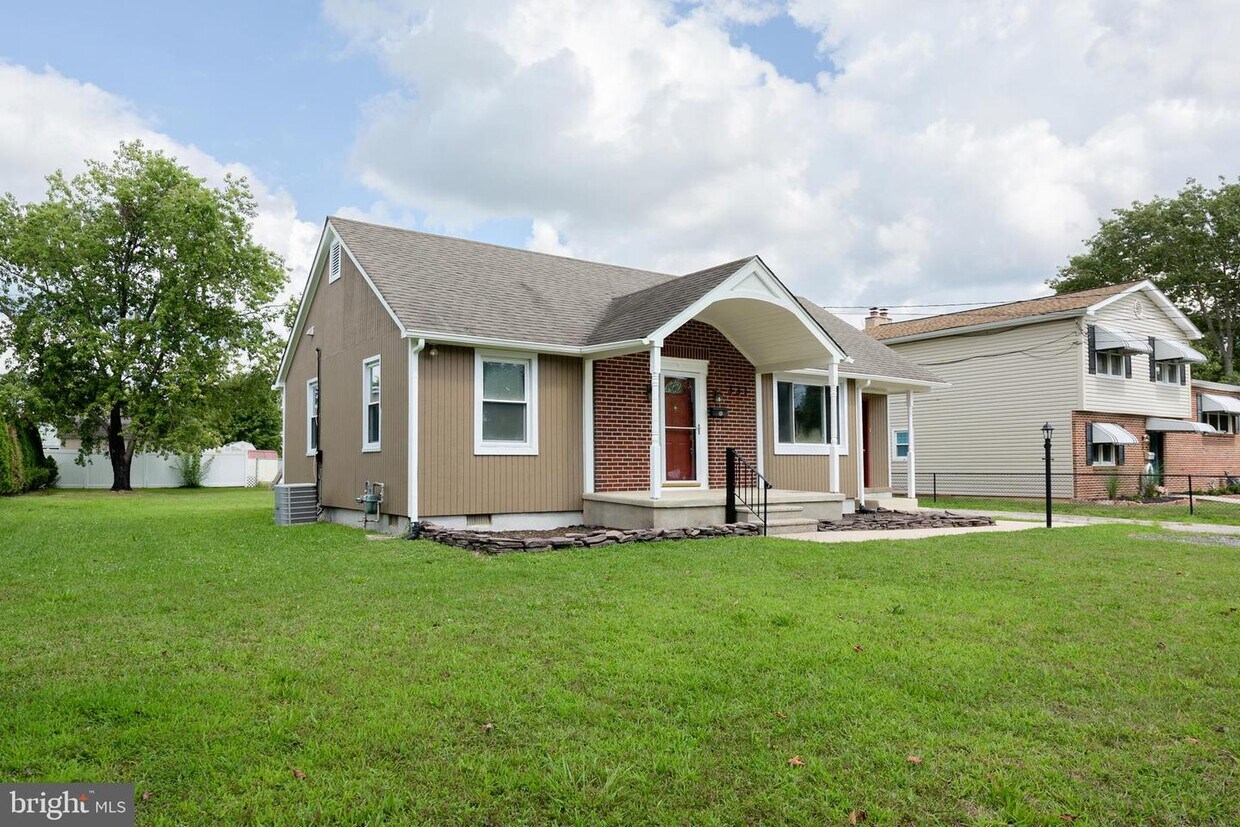 331 N Packard St, Hammonton, NJ 08037 House for Rent in Hammonton, NJ