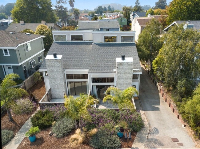 Building Photo - Seascape Townhouse Beauty