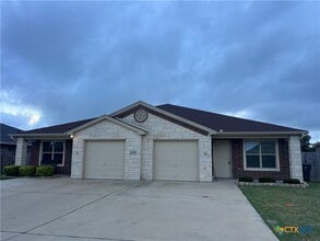Building Photo - 4606 Cambridge Dr