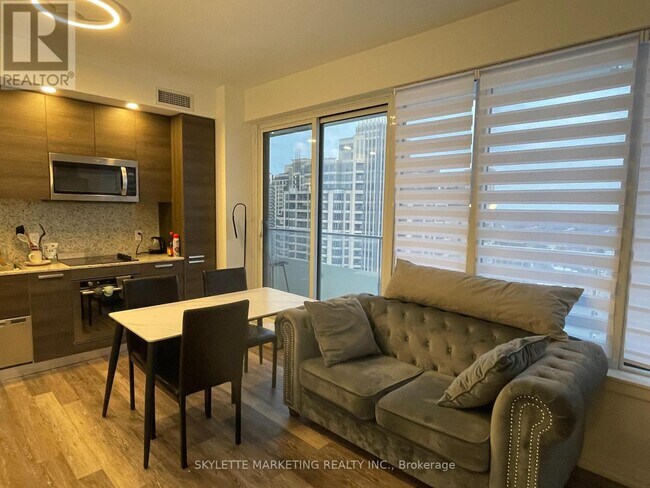 Photo du bâtiment - 75 Canterbury Pl