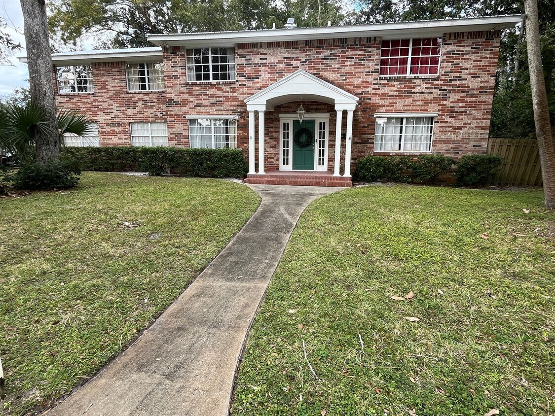 Primary Photo - Spacious home in Ormond Beach