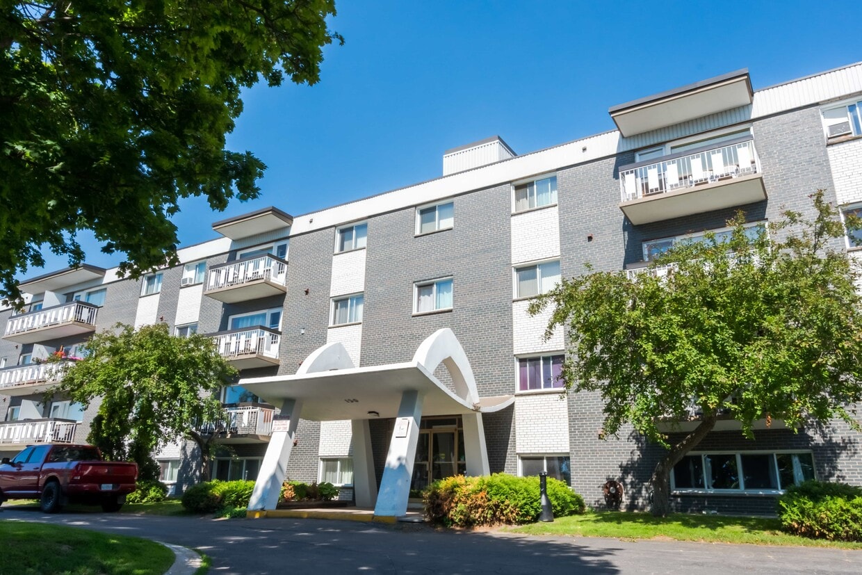 Primary Photo - Ruscio Villa Apartments