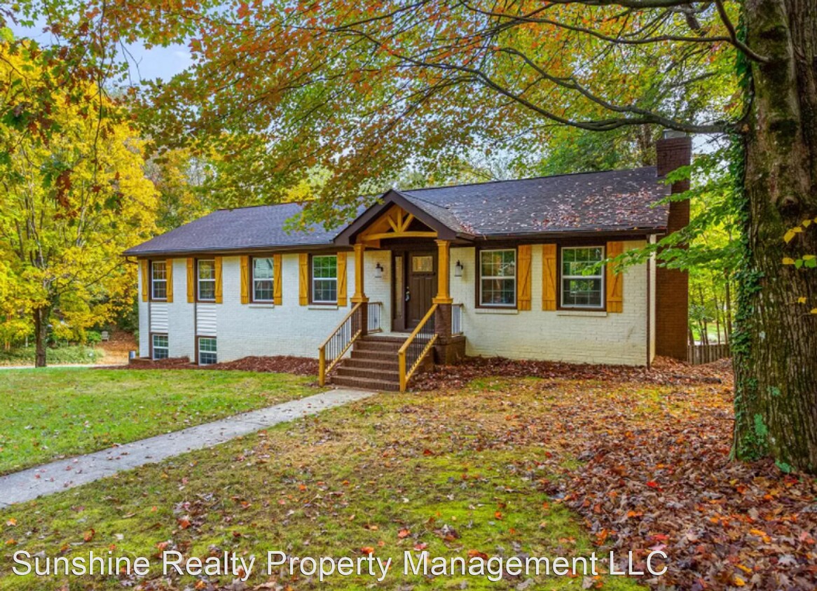 4 br, 2.5 bath House 802 Montrose Dr House Rental in Greensboro, NC