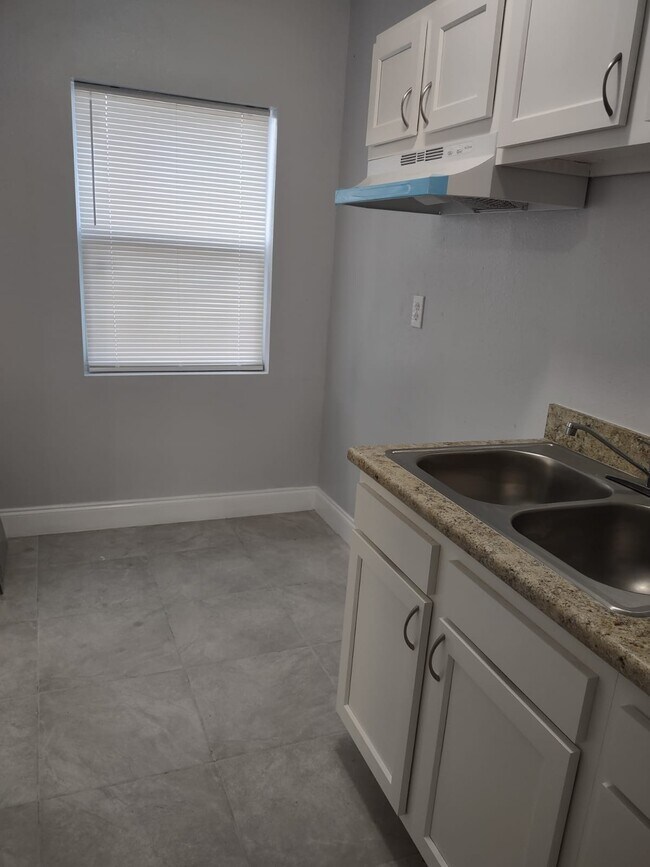 67016935 N Main St, Jacksonville, FL 32208 House Rental in