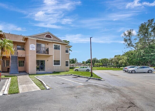 Foto del edificio - 2301 NW 96th Terrace