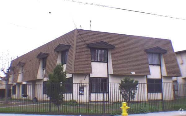 Building Photo - 1406 Sepulveda Ave