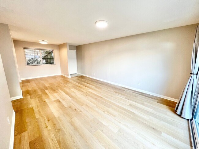 Foto del edificio - Lovely & Spacious 2 Bed 2 Bath Condo Locat...