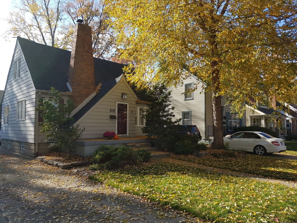 Primary Photo - 808 E 3rd St