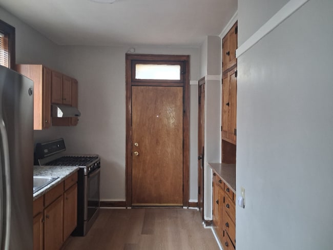 Building Photo - 8808 S Blackstone Ave