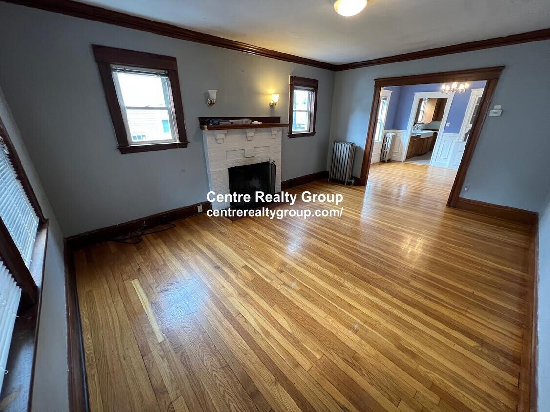 Primary Photo - 30 Slade St