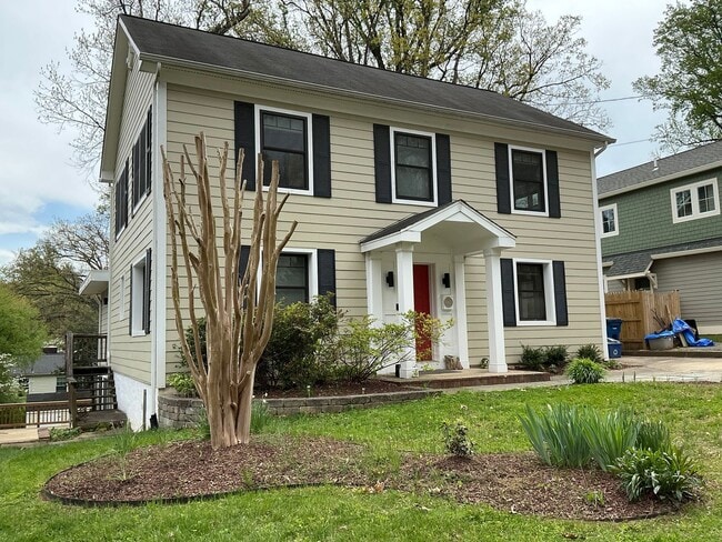 Building Photo - Fully remodeled 4BR 2.5BA colonial in 4 corners area of Silver Spring