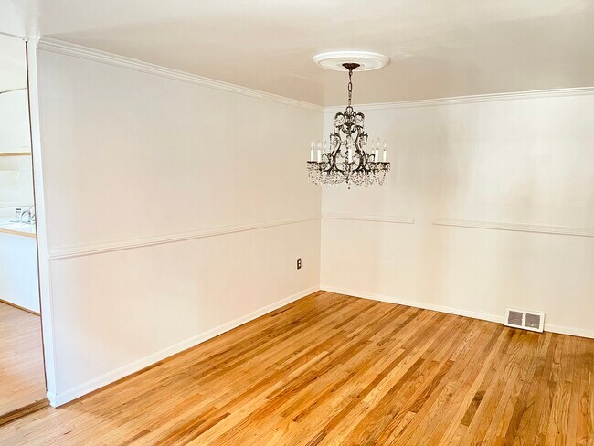 Foto del edificio - 8850 Manchester St