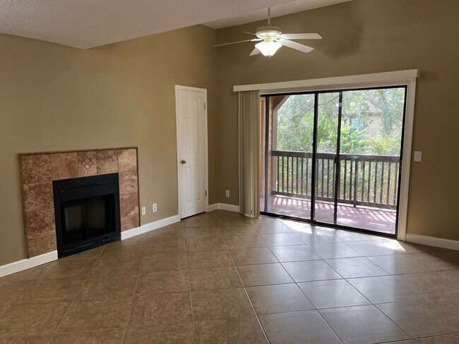 Building Photo - Altamonte Springs Gated Community  Newly R...