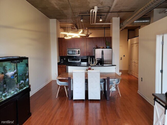 Building Photo - 1 br, 1 bath Apartment - 258 S 3rd St