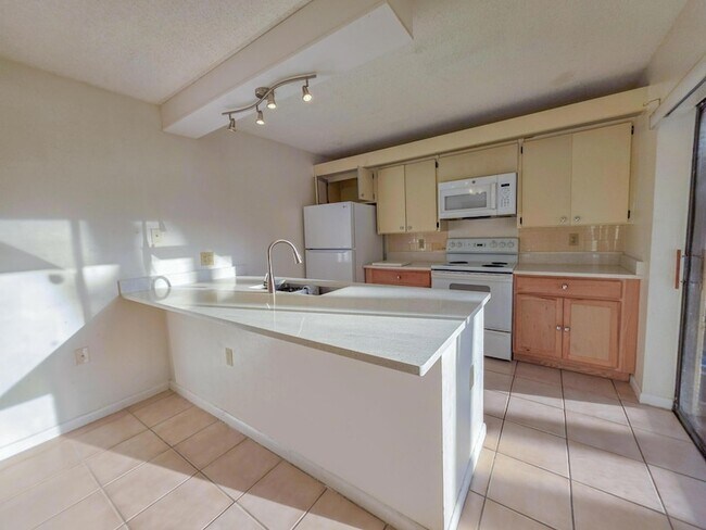 Foto del edificio - 832 Blue Ridge Cir