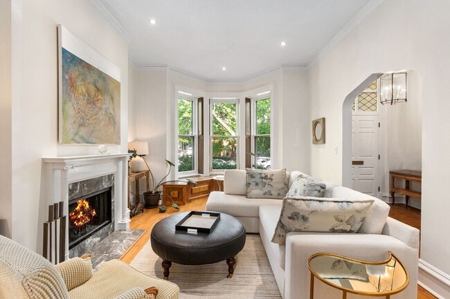 Building Photo - 2112 N Dayton St