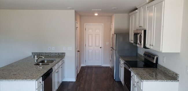 Building Photo - 4600 Hazelburn Dr