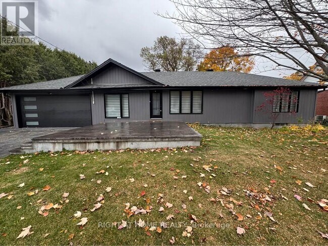 Building Photo - 1373 Normandy Crescent