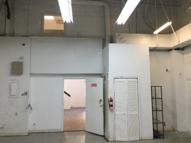 Foto del edificio - 7400 NW 7th St