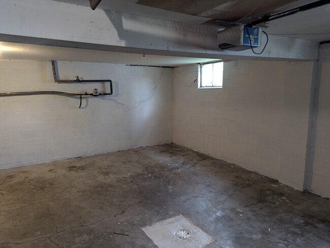 Garage/basement - 751 S Broad St