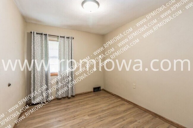 Building Photo - 3 Bedroom Ranch Home in Jewell!