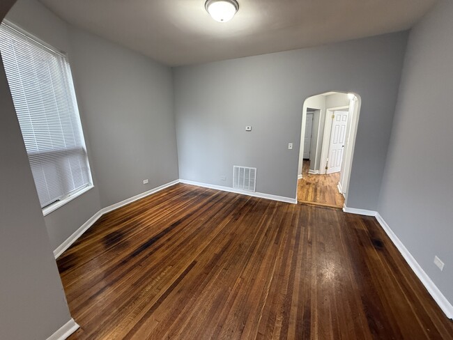 Foto del edificio - 232 N Leamington Ave