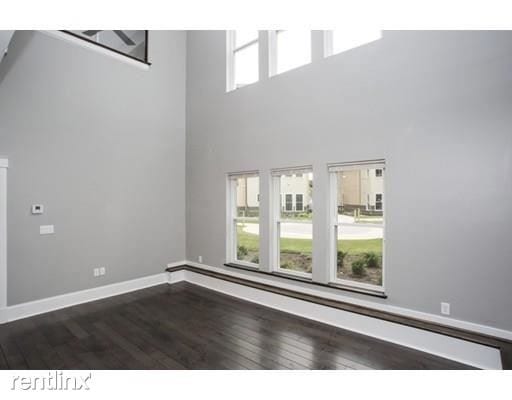 3 br, 2 bath - 233 Pleasant St - 3 br, 2 bath  - 233 Pleasant St