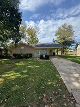 Building Photo - 4853 Lilac Cir Building Photo - 4853 Lilac Cir
