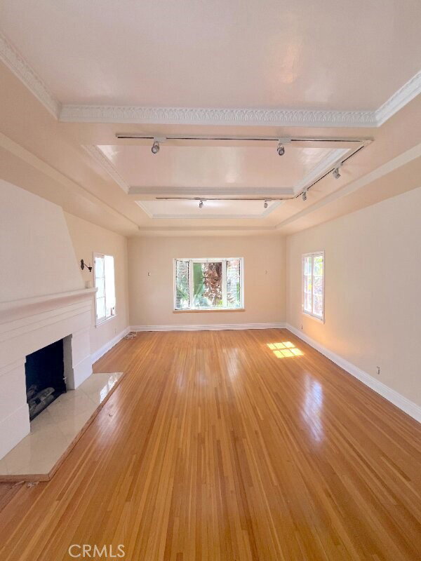 Building Photo - 223 S Gale Dr