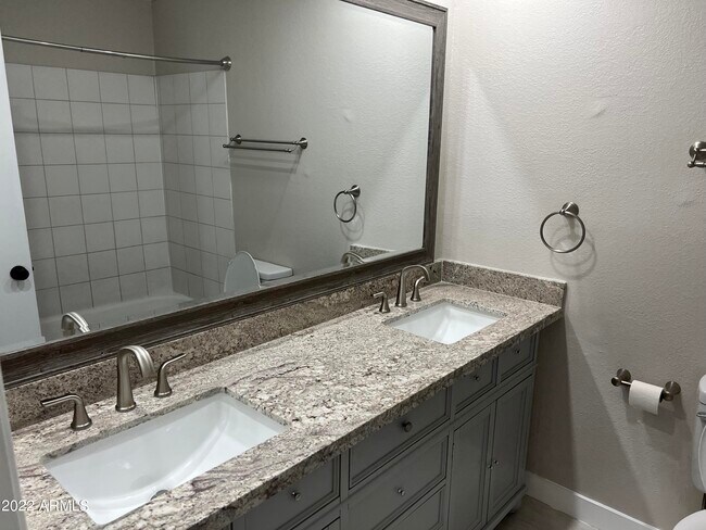 Foto del edificio - 3218 N Emerson St