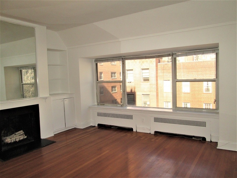 Primary Photo - 40 E 65th St