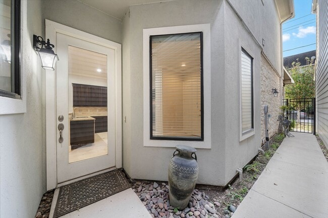 Foto del edificio - 4214 Koehler St