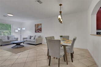 Building Photo - 3353 Antica St