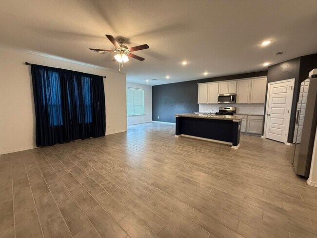 Building Photo - 9678 Caney Trails Rd