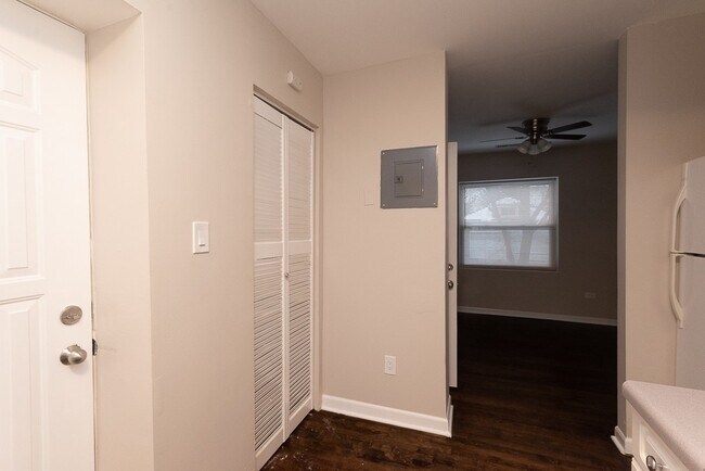 Foto del edificio - 3517 W Grace St