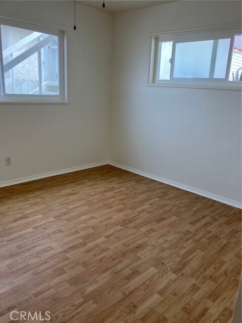 Building Photo - 524 Avenida Victoria