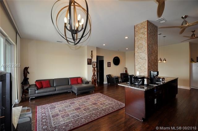 Foto del edificio - 1865 S Ocean Dr