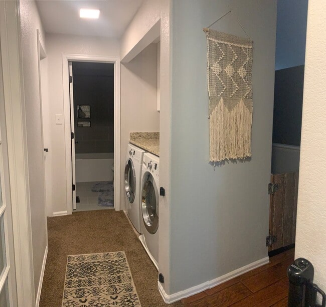 Foto del edificio - 11584 Oswego St