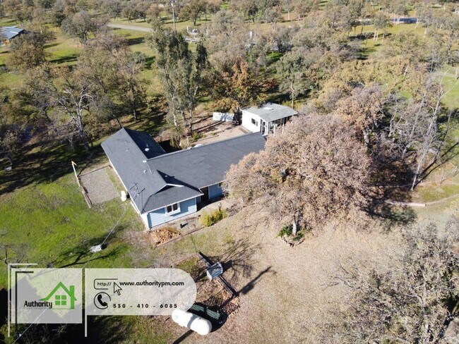 Foto del edificio - 21451 Kirkwood Manor Dr. | Fenced 10 Acre ...