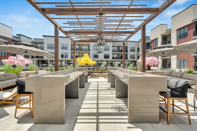 Building Photo - Latitude Apartments