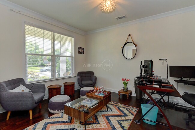 Foto del edificio - Gorgeous 4Bd/4.5Bth Upscale Executive Home...