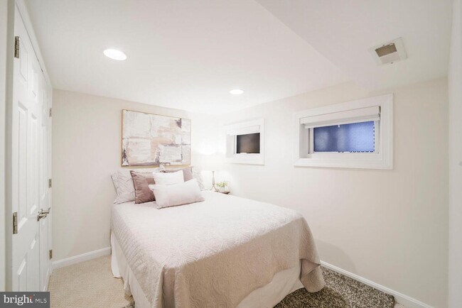 Foto del edificio - 2615 Sherman Ave NW