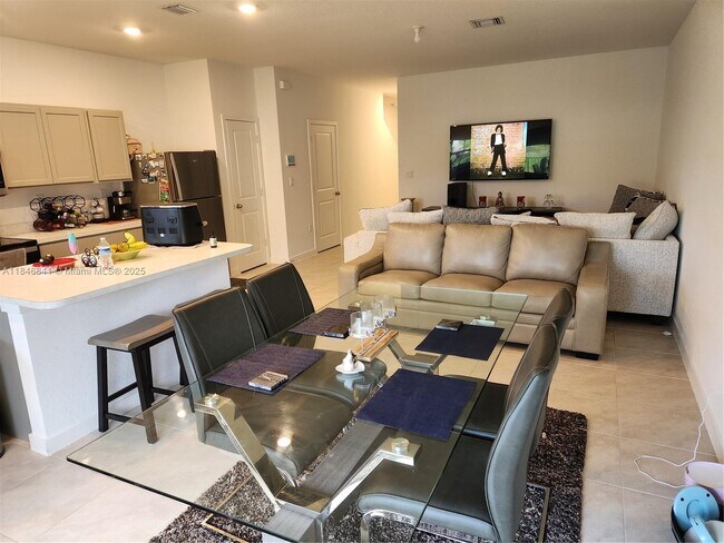 Foto del edificio - 880 NW 3rd Way