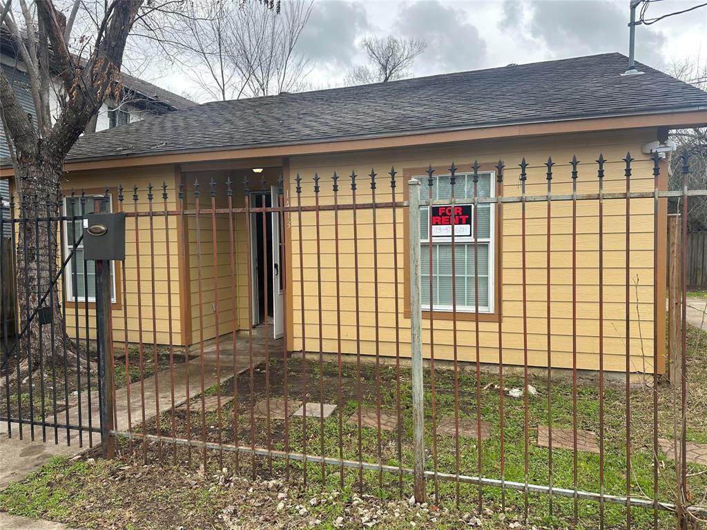 Primary Photo - 1413 Miller St