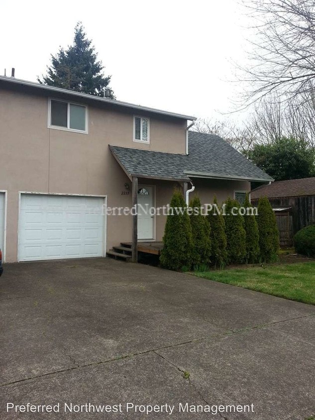 2239 Monterey Ln, Eugene, OR 97401 Condo for Rent in Eugene, OR