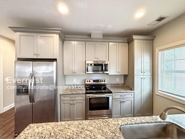 Foto del edificio - 5344 Roosevelt Rd