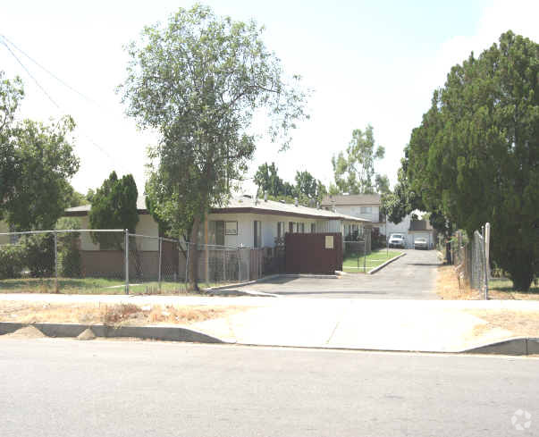 Building Photo - 121-131 E South St